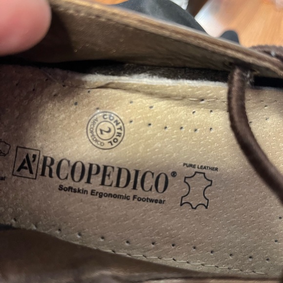 NWOT A’RCOPEDICO Soft skin Ergonomic Foot Wear Gold Shimmering Flats !! - Picture 7 of 9